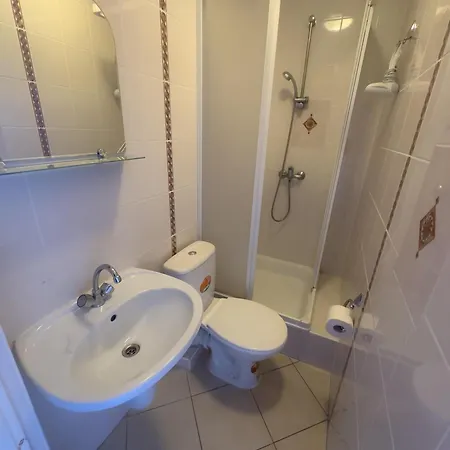 Δωμάτια σε οικογενειακή κατοικία Goscinne Voyager