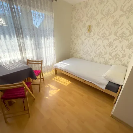 Δωμάτια σε οικογενειακή κατοικία Goscinne Voyager