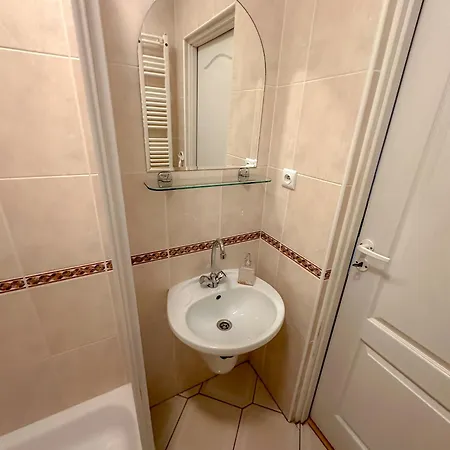 Δωμάτια σε οικογενειακή κατοικία Goscinne Voyager